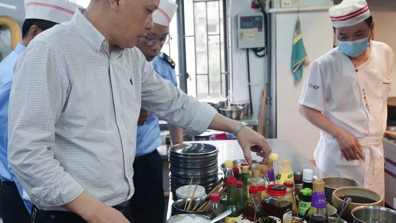 坚果炒货加盟代理：揭秘行业背后的秘密